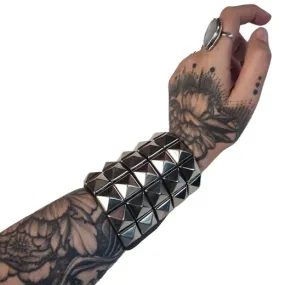 Pulsera pirámides cinco hileras